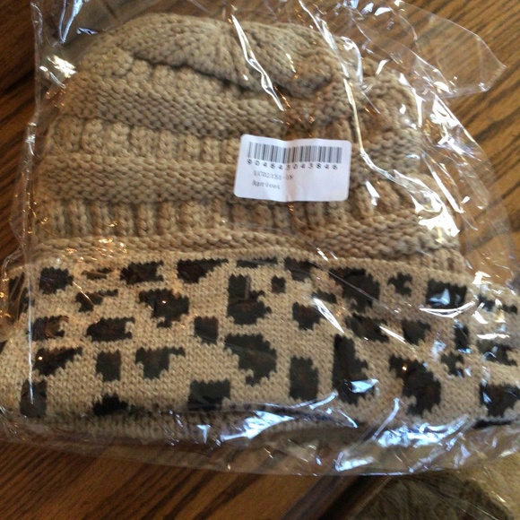 1 Left 💝Boutique Apricot Knitted Beanie - Picture 3 of 3